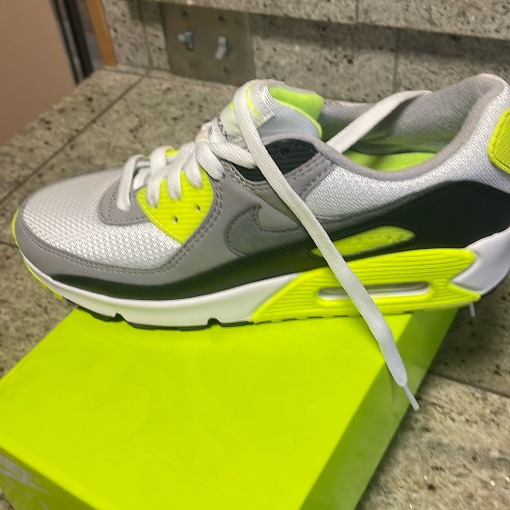 Air max 90 never been worn